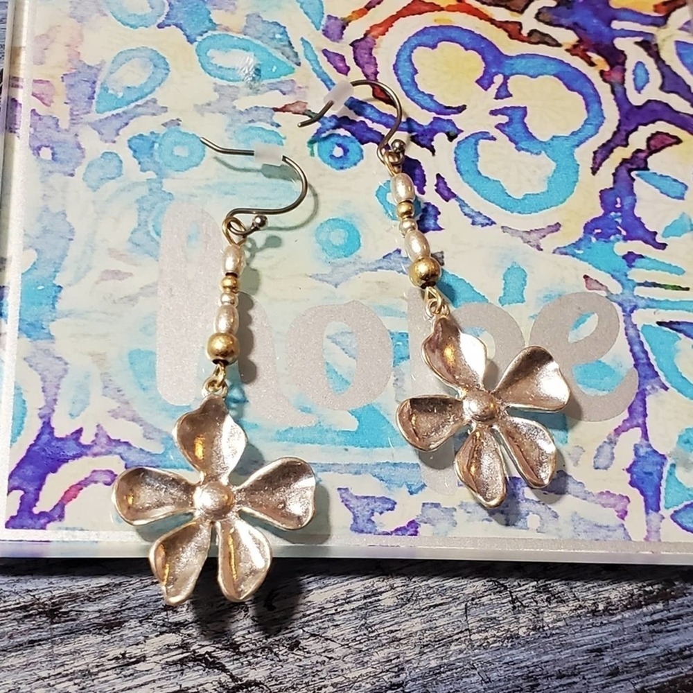 Lucky brand Flower boho silver tone dangly earrings
